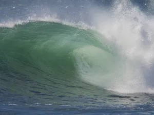 Beavertail Wave Closing Out No.2