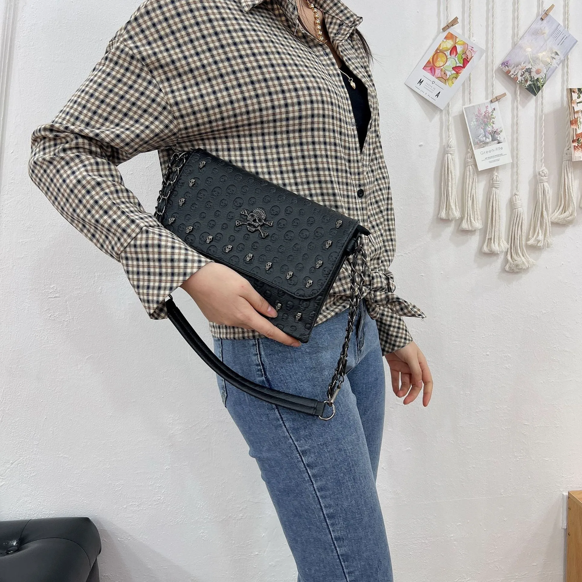 Cool Women's Vintage Rivet Skull Chain Bags