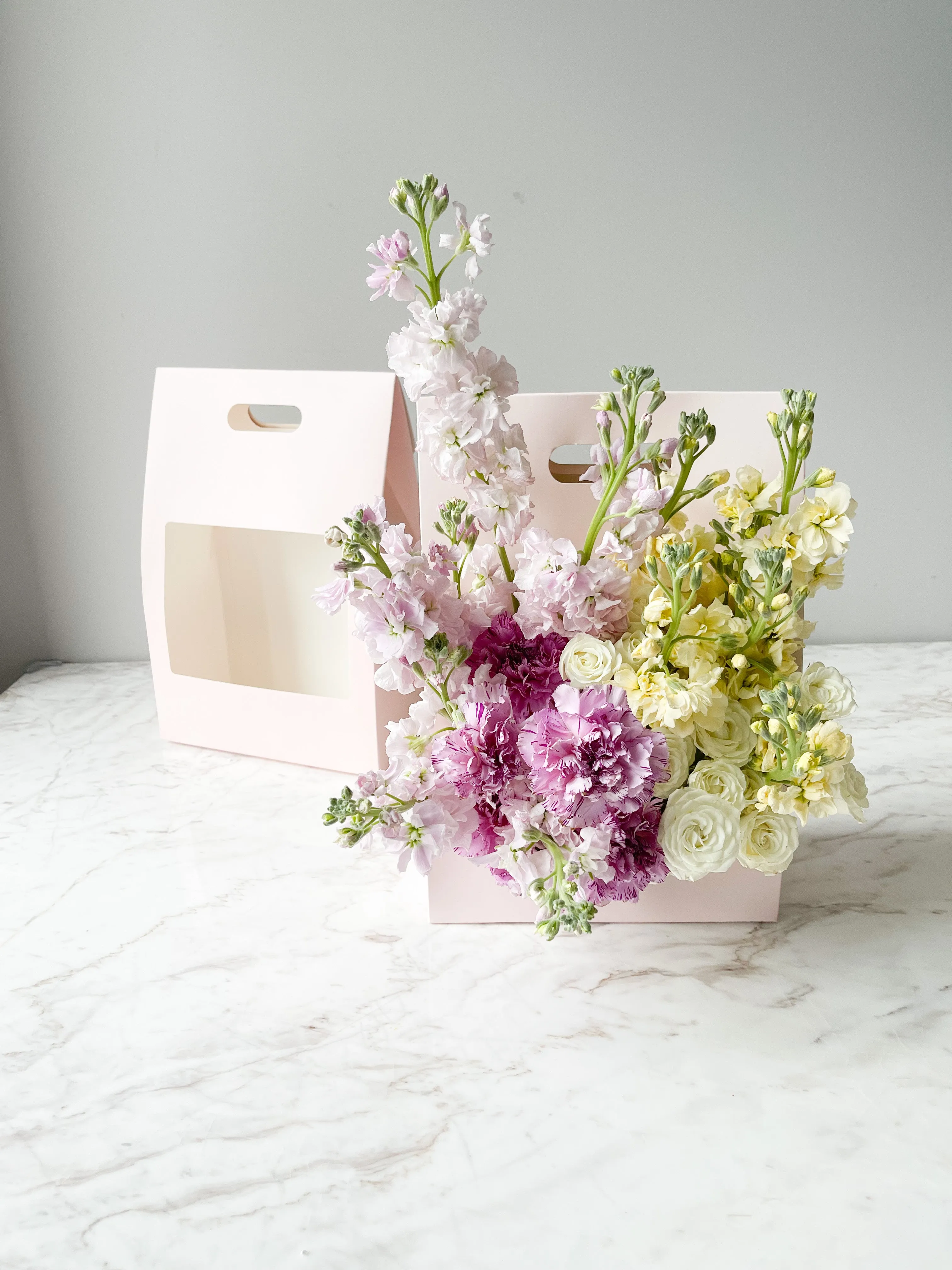 Messenger flower basket with handle in Variety Color