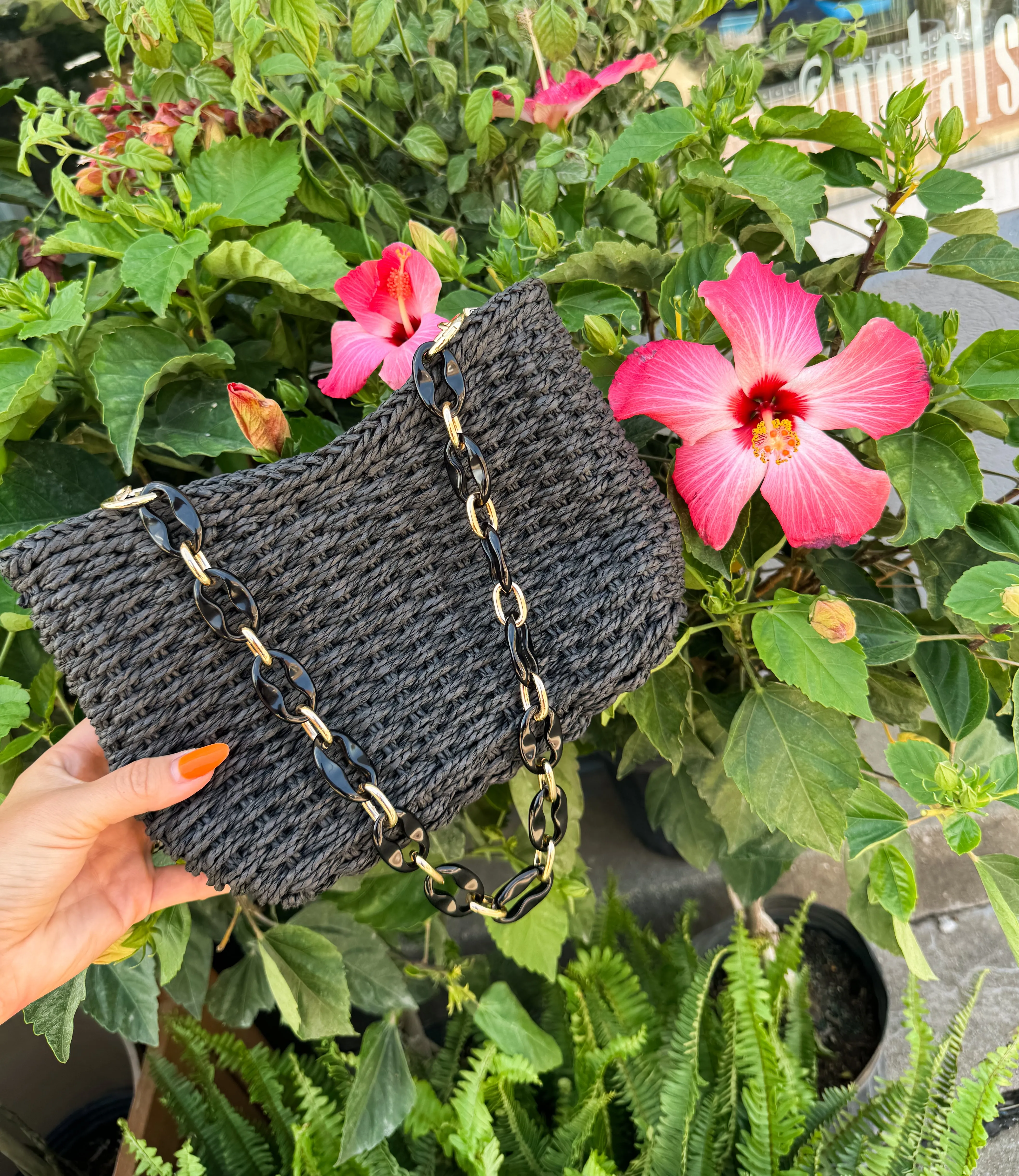 STAYCATION STRAW SHOULDER BAG-BLACK